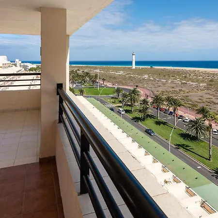 Sunny Escape Apartment *